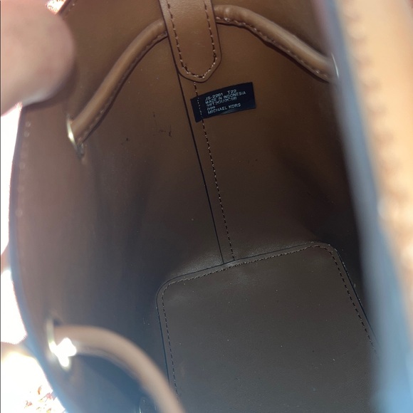 Michael Kors Purse White & Brown - Picture 5 of 17